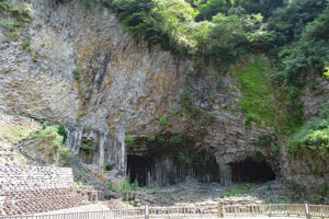 火山岩の絶壁・玄武洞