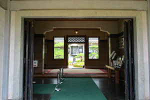 白鶴美術館・館内入口