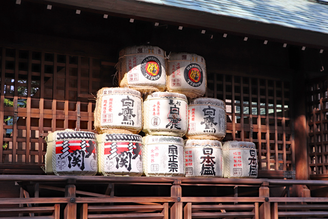 廣田神社境内・タイガースマークの菰樽