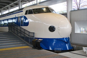 京都鉄道博物館・０系新幹線（プロムナード）