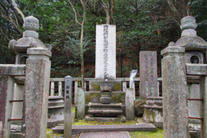 京都霊山護国神社・木戸孝允（桂小五郎）墓