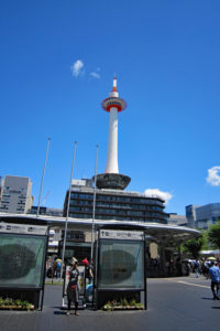 駅北側の京都タワー