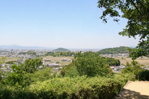 甘樫丘展望台から耳成山・天香久山