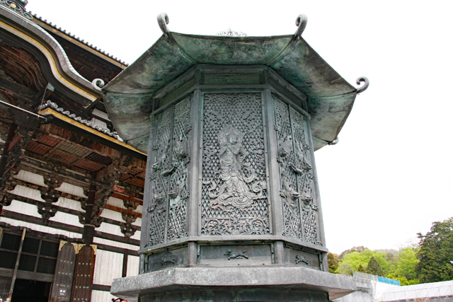 東大寺・八角燈籠