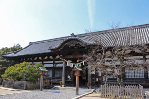 誉田八幡宮・拝殿入口