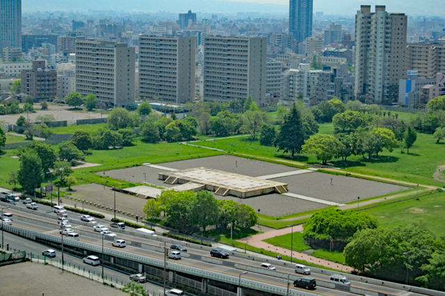 大阪歴史博物館から眺める難波宮跡